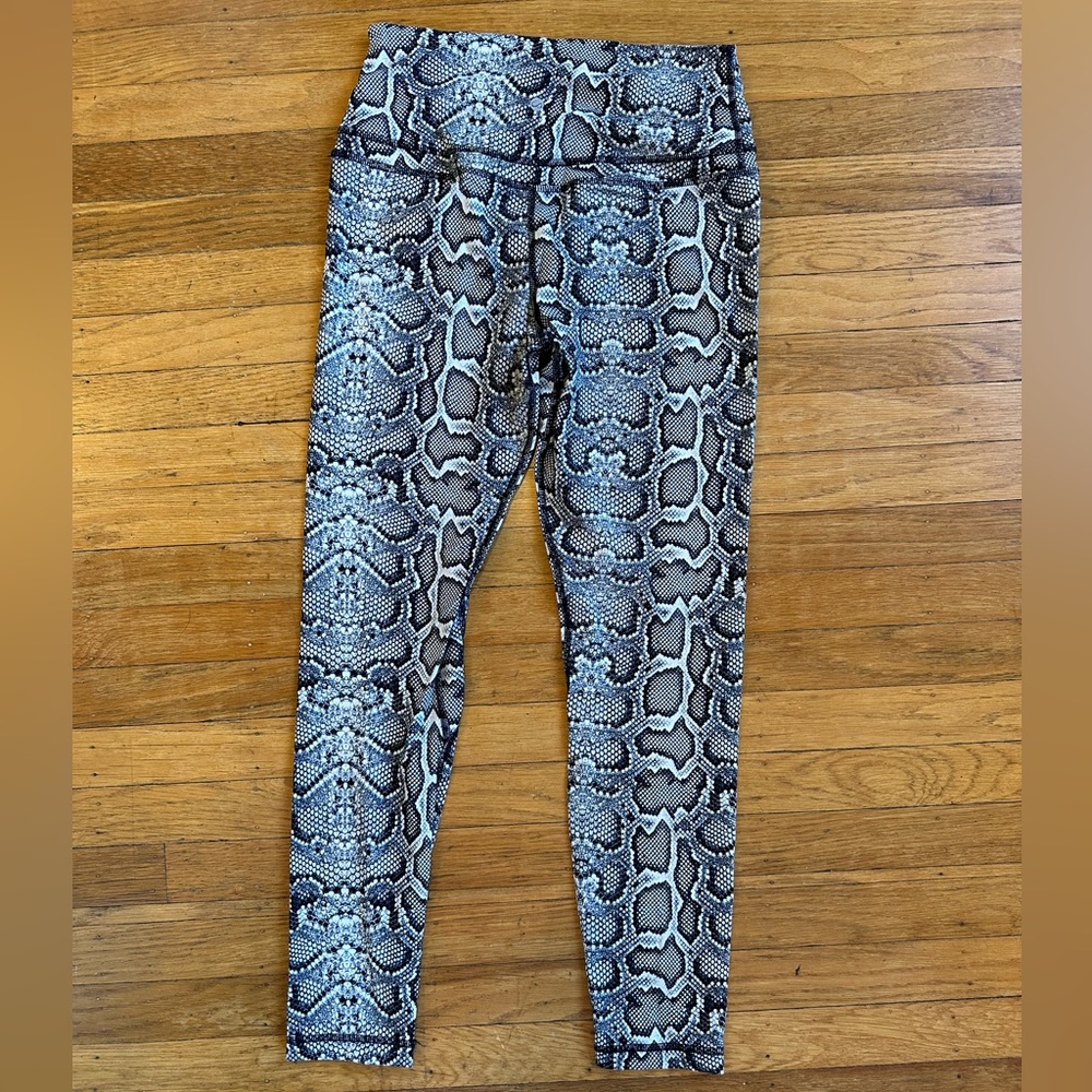 Snake print athletic leggings